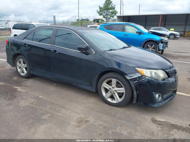 Salvage Toyota Camry Image