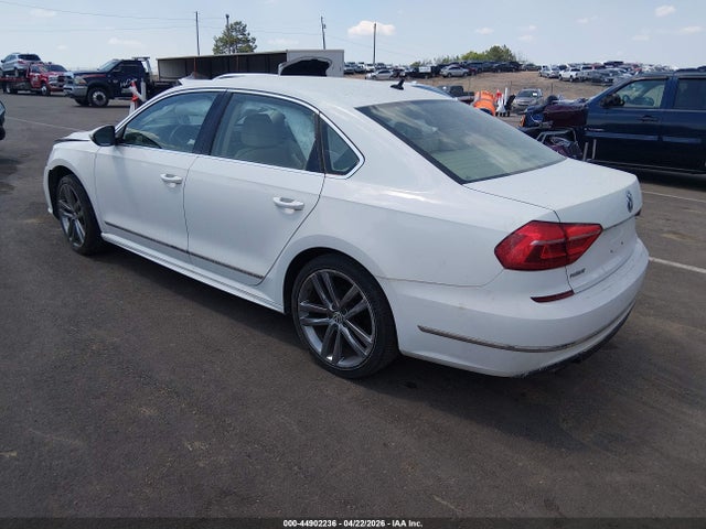 Volkswagen Passat 1.8t R-line