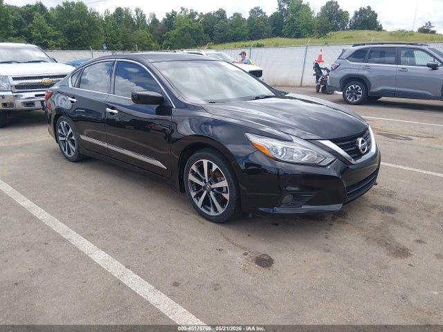 Salvage Nissan Altima Image