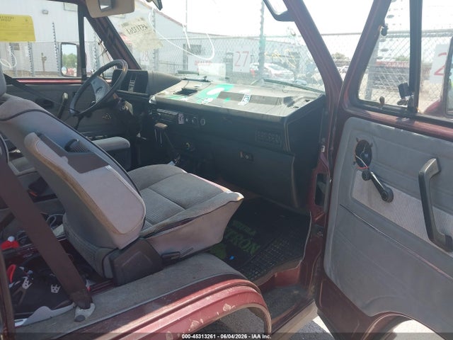 Volkswagen Vanagon Bus