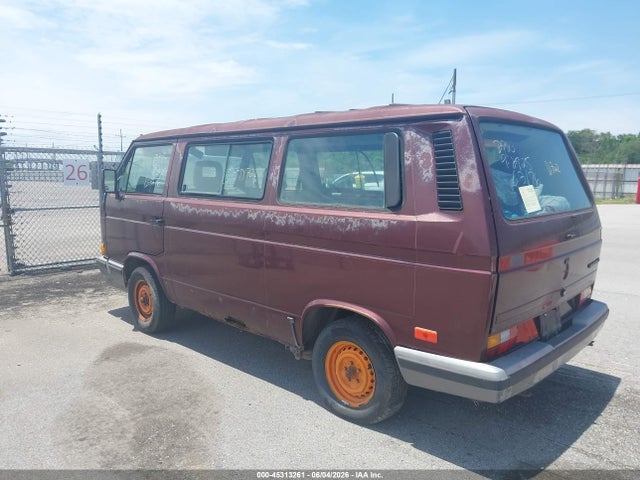 Volkswagen Vanagon Bus
