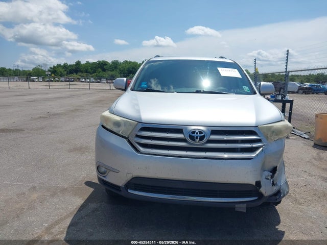 Toyota Highlander Base Plus