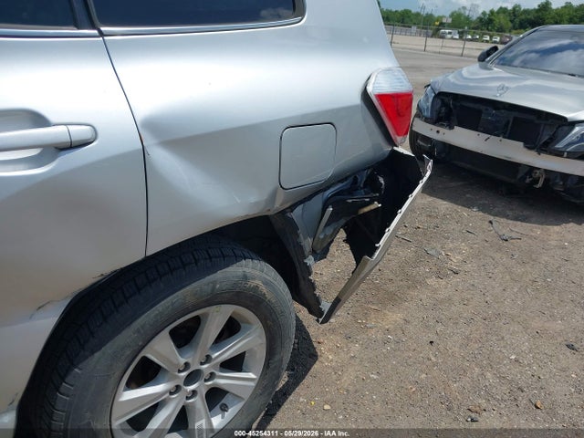 Toyota Highlander Base Plus