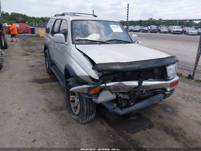 Salvage Toyota 4Runner Image