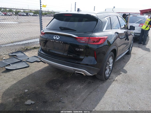 INFINITI Qx Essential