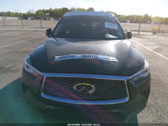 INFINITI Qx Essential