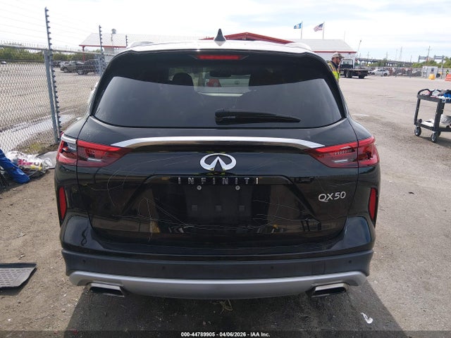 INFINITI Qx Essential