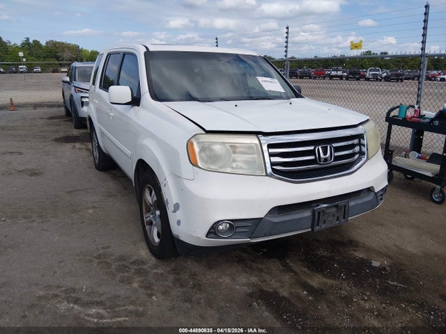Salvage Honda Pilot Image