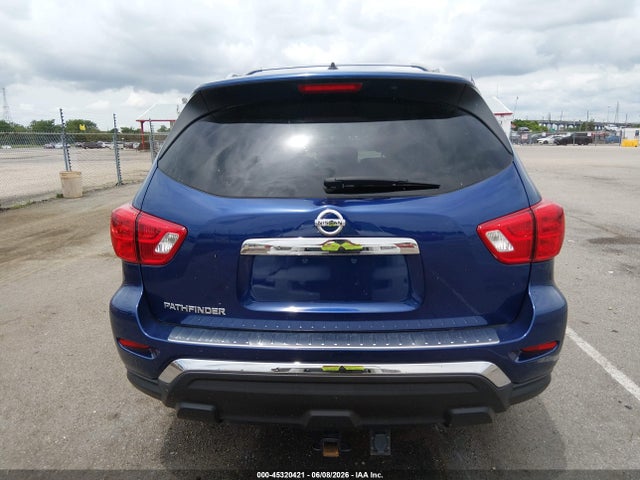 Nissan Pathfinder S