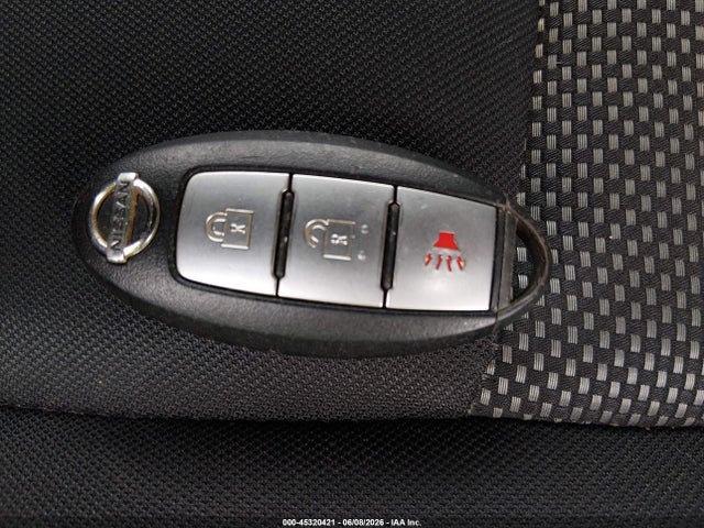 Nissan Pathfinder S