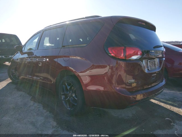 Chrysler Pacifica Touring L Plus