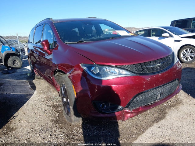 Salvage Chrysler Pacifica Image