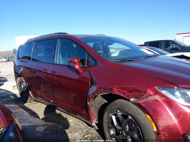 Chrysler Pacifica Touring L Plus