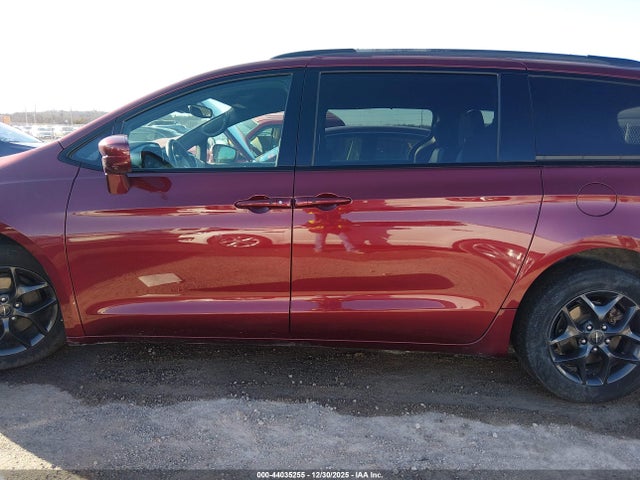Chrysler Pacifica Touring L Plus