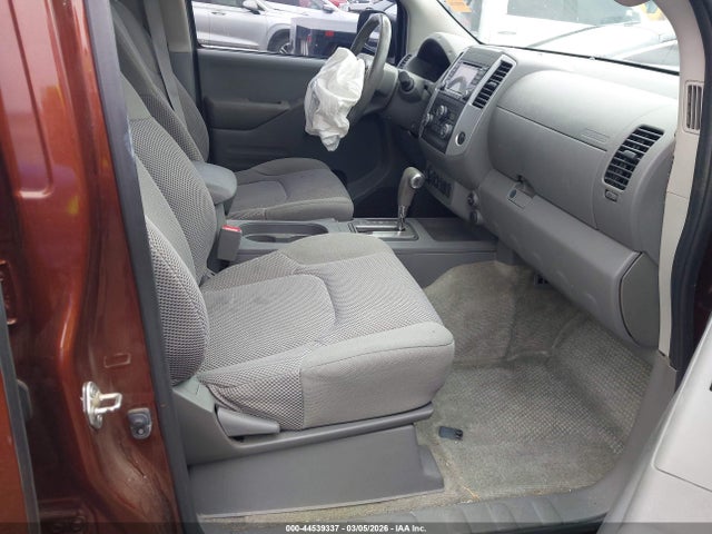 Nissan Frontier Sv