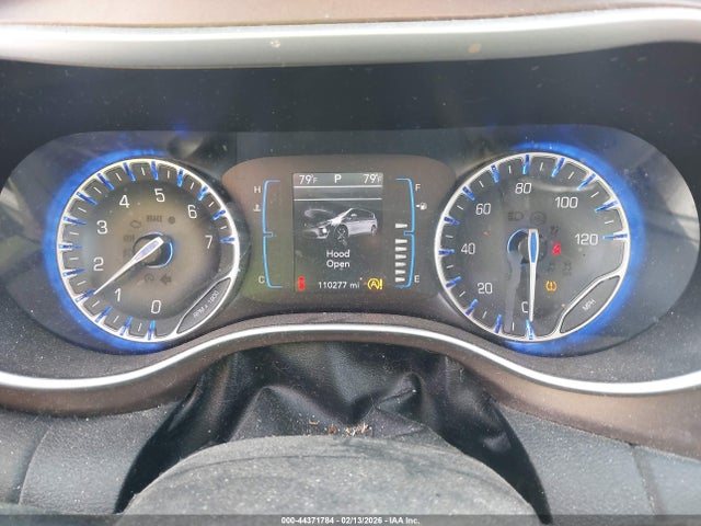 Chrysler Pacifica Touring-l