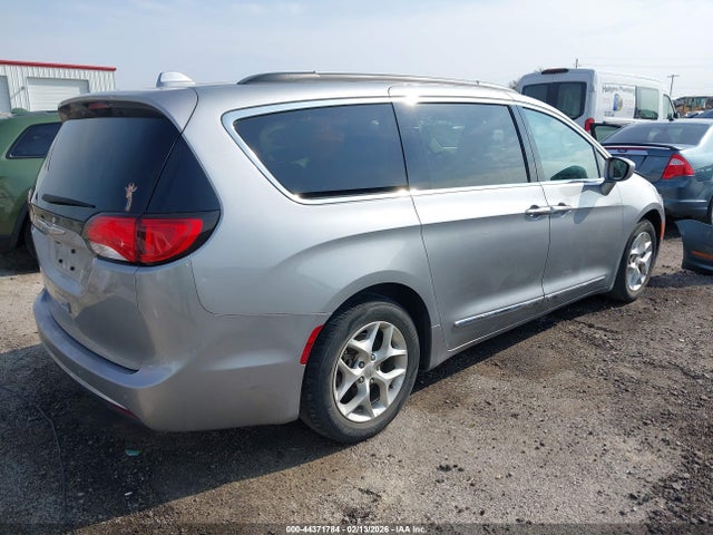 Chrysler Pacifica Touring-l