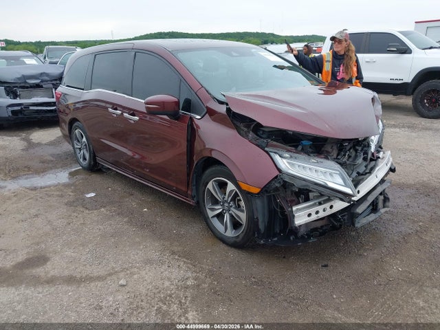 Salvage Honda Odyssey Image