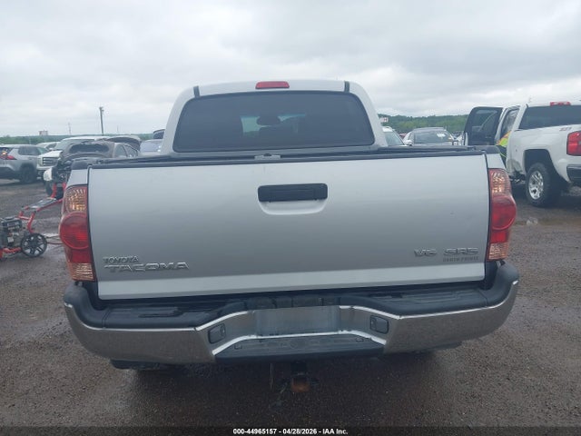 Toyota Tacoma Base V6
