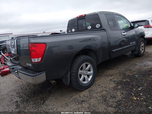 Nissan Titan Se