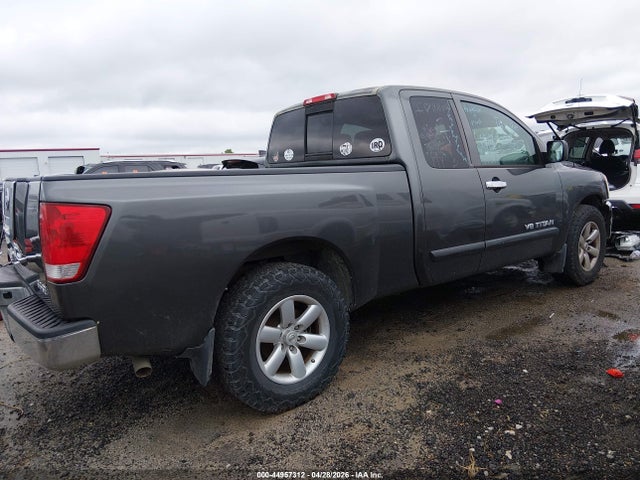 Nissan Titan Se