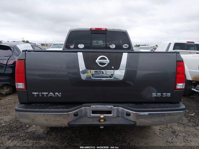 Nissan Titan Se
