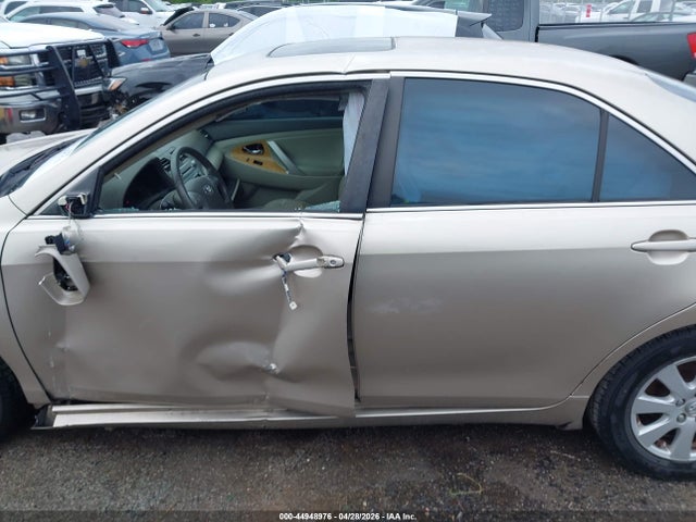 Toyota Camry Xle V6