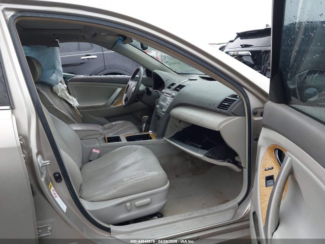 Toyota Camry Xle V6