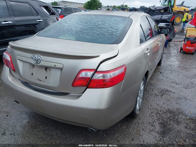 Toyota Camry Xle V6