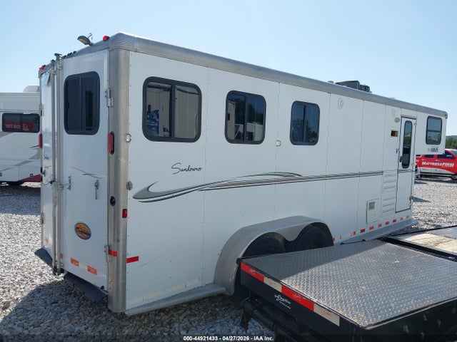Sundowner Horizon 6906 3 Horse