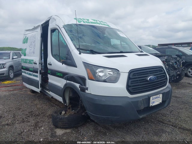 Salvage Ford Transit Image