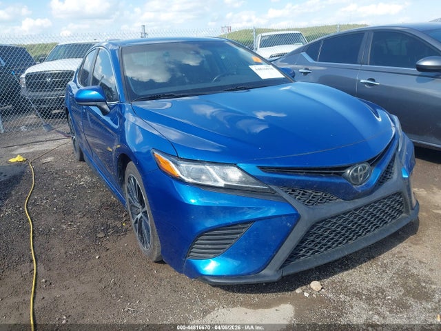 Salvage Toyota Camry Image