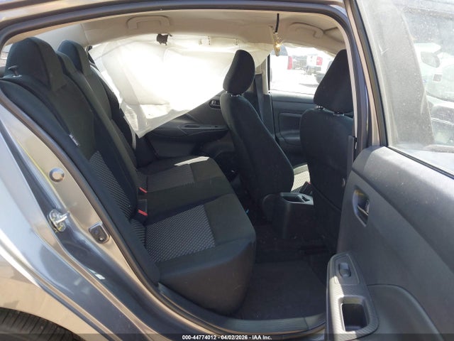 Nissan Versa 1.6 S