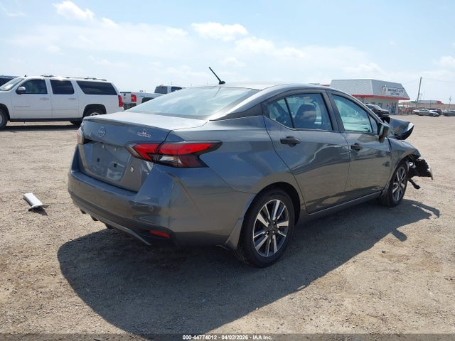 Nissan Versa 1.6 S