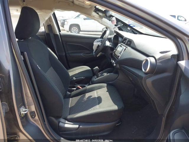 Nissan Versa 1.6 S