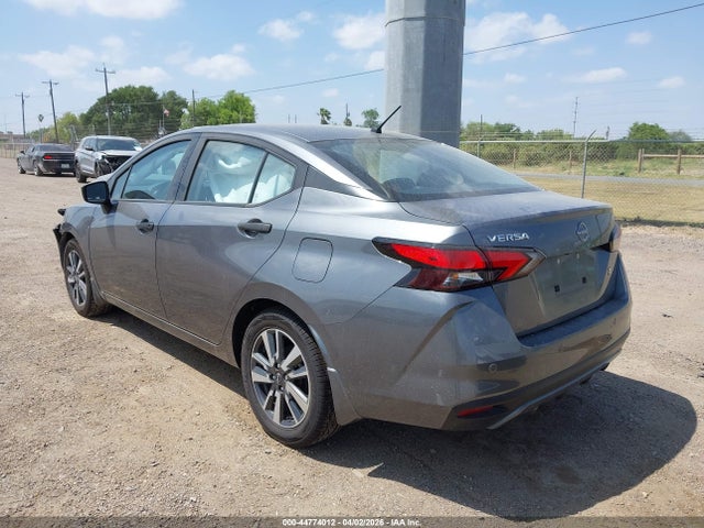 Nissan Versa 1.6 S