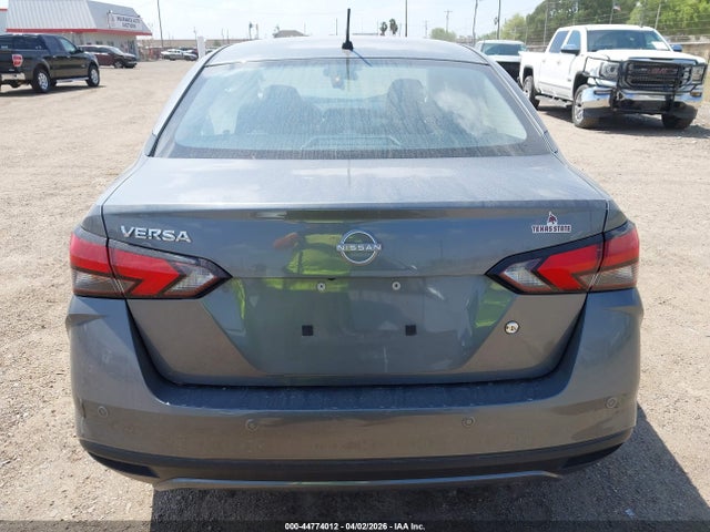 Nissan Versa 1.6 S