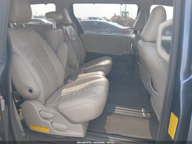 Toyota Sienna Xle V6 8 Passenger