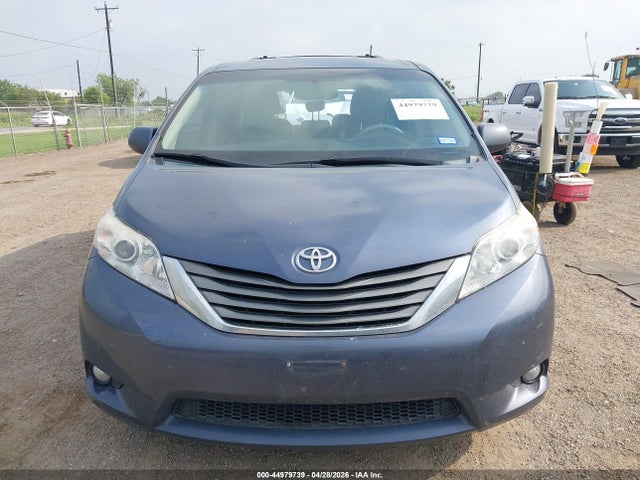 Toyota Sienna Xle V6 8 Passenger