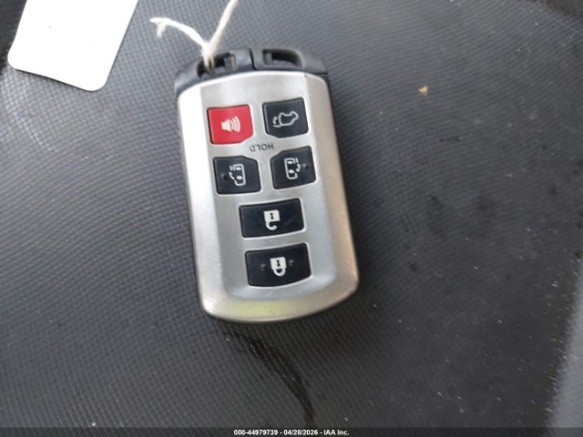 Toyota Sienna Xle V6 8 Passenger