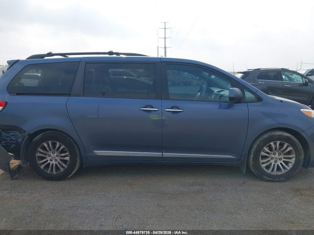 Toyota Sienna Xle V6 8 Passenger