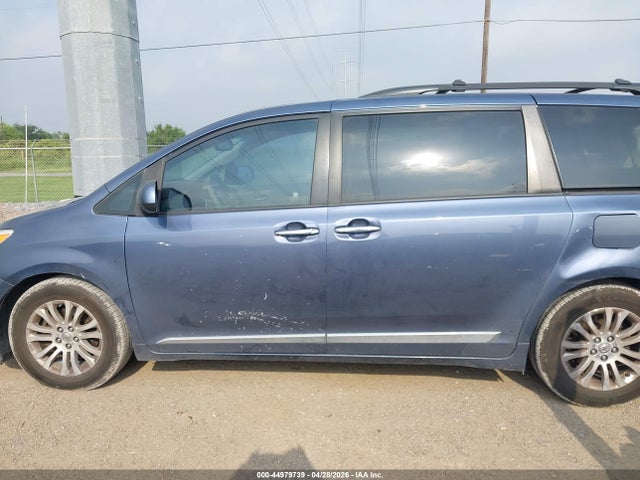 Toyota Sienna Xle V6 8 Passenger