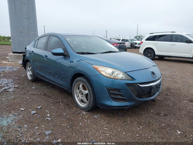 Salvage Mazda Mazda3 Image