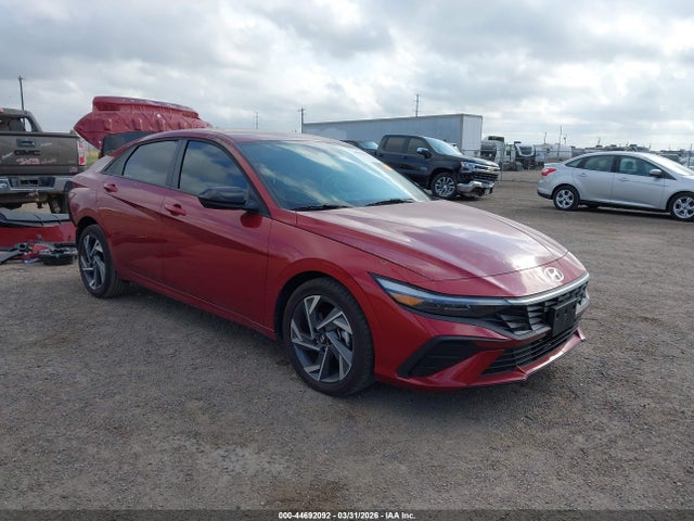 Salvage Hyundai ELANTRA Image