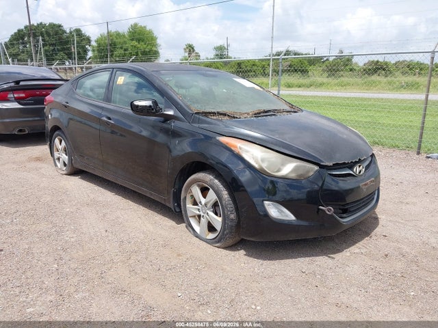 Salvage Hyundai ELANTRA Image