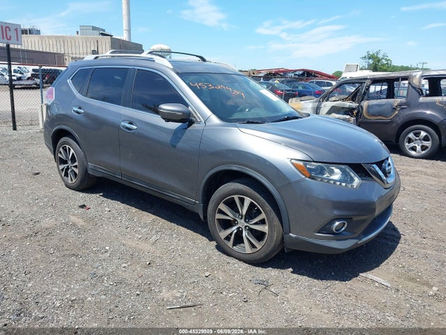 Salvage Nissan Rogue Image