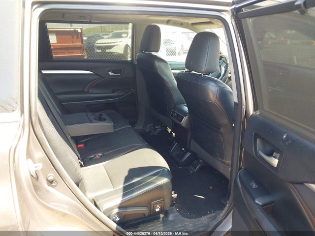 Toyota Highlander Xle V6