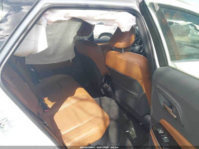 Toyota Crown Signia Xle