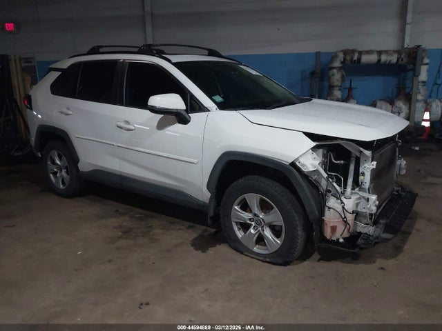 Salvage Toyota RAV4 Image