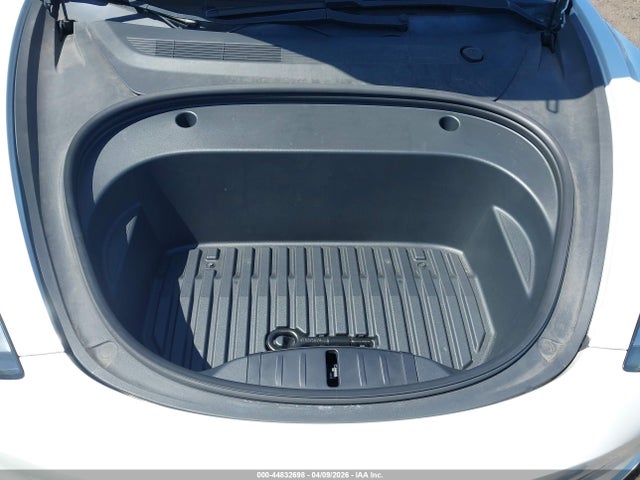Tesla Model 3 Standard Range Plus Rear-wheel Drive